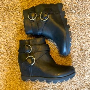 NWOT SOREL JOAN OF ARCTIC WEDGE II BOOTIES SIZE 7